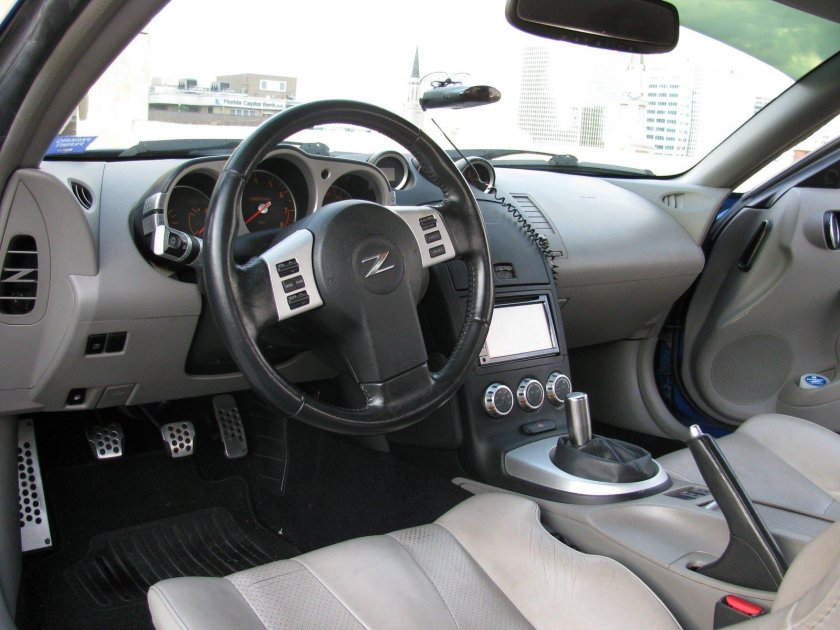 Nissan 350z Interior