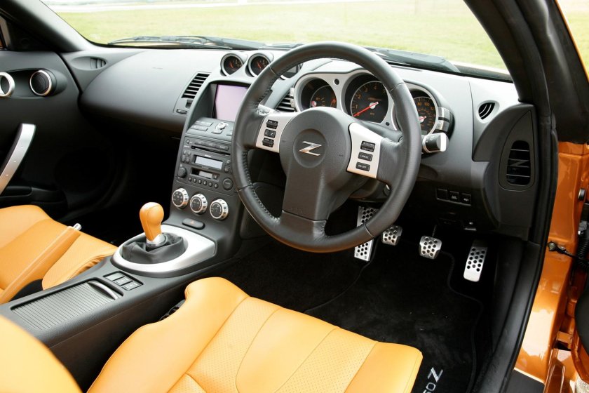 Nissan 350z салон