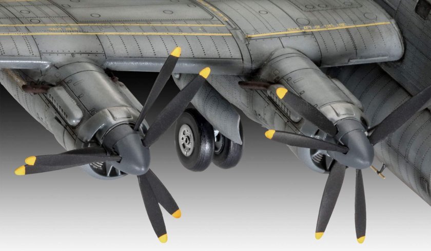 03873 Revell самолет Avro Shackleton MK.3 1/72