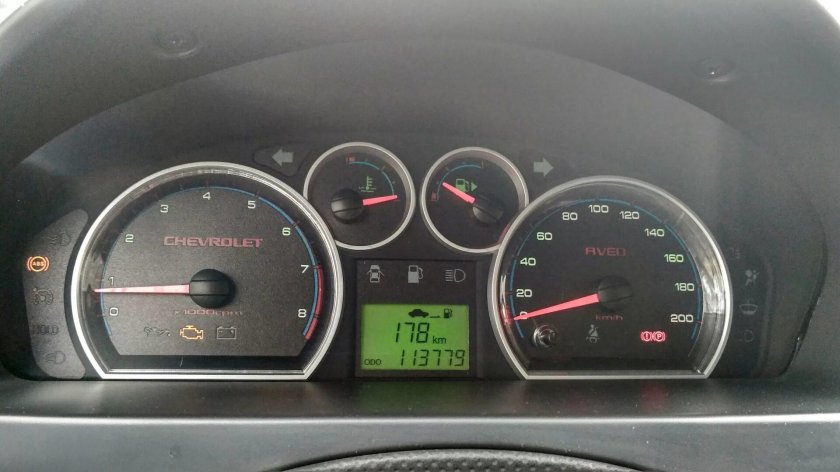 Шевроле Авео 2007 приборная панель