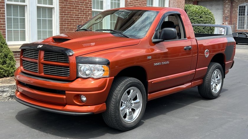 2004 dodge ram srt 10
