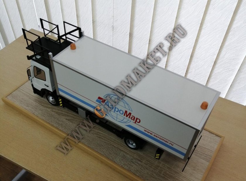 Автолифт Mercedes Atego