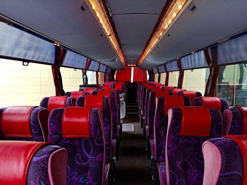 Комфортабельный автобус туристического класса