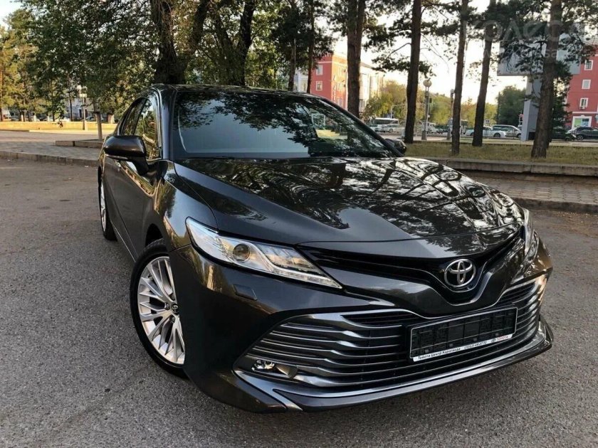 Тойота Камри 3.5 2019