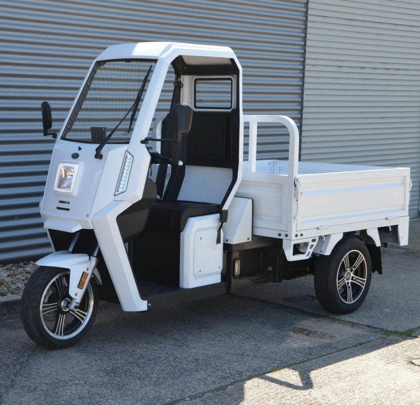 Электротрицикл муравей с кабиной