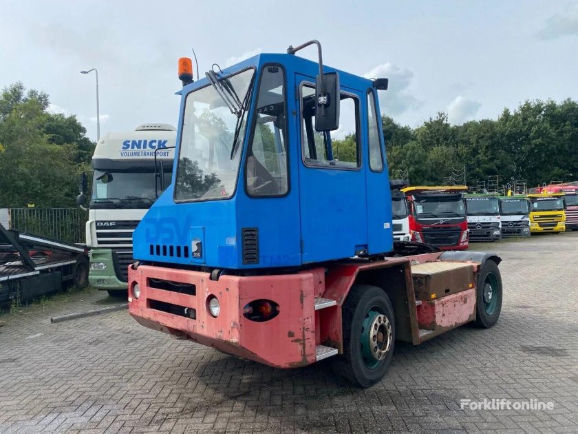 Портовый тягач