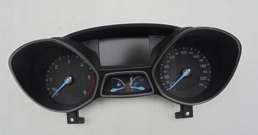 Форд Куга 2012 приборная панель