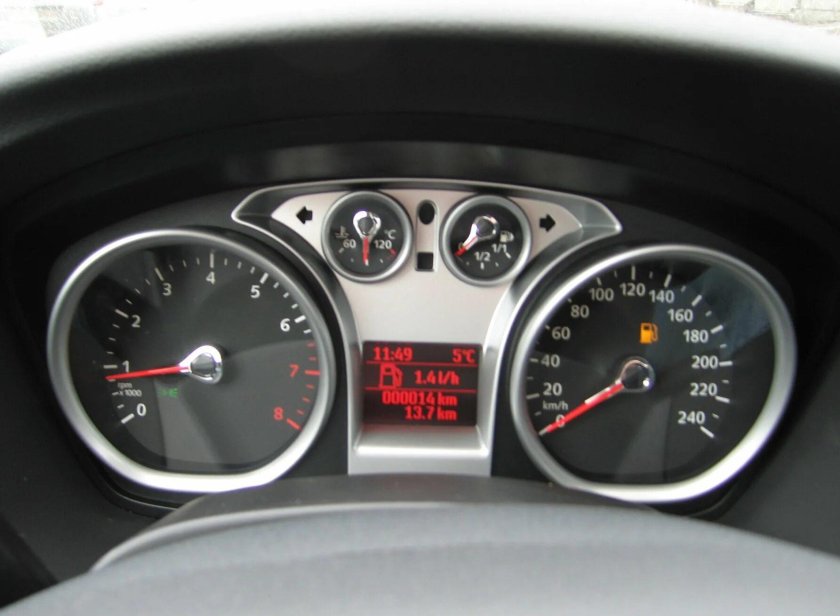 Форд фокус 2 панель приборов рест