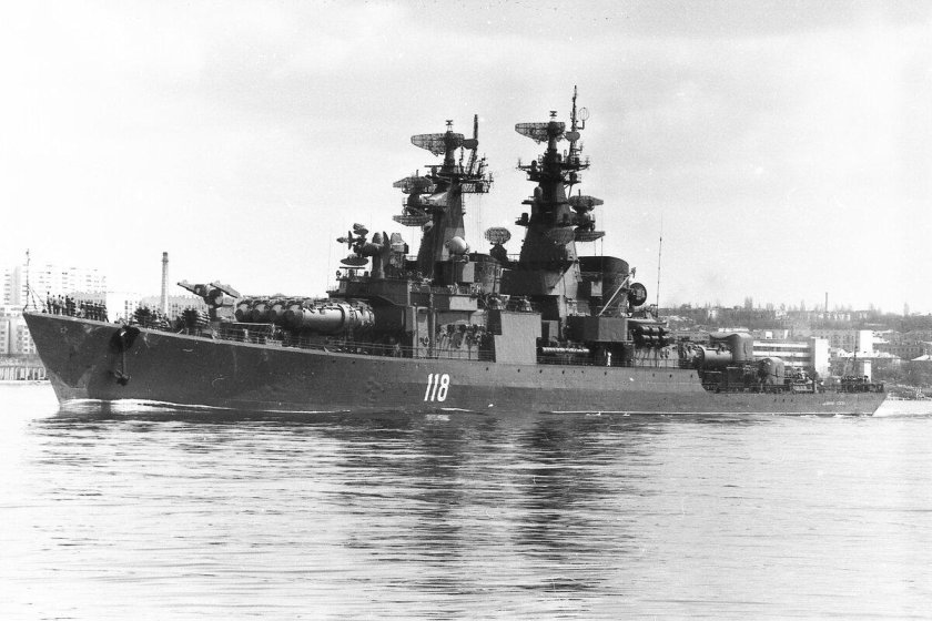 Ракетный крейсер Адмирал Головко