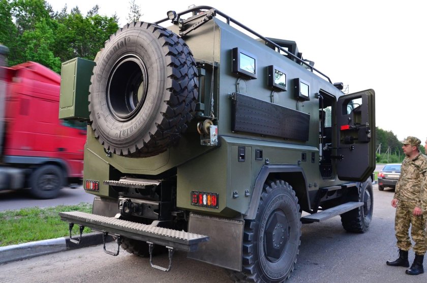 Украинский бронеавтомобиль варта