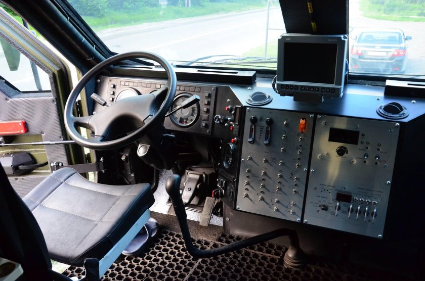 Варта бронемашина внутри