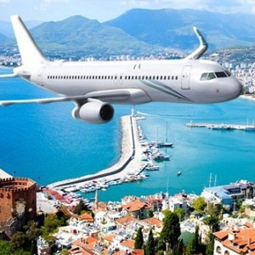 Самолет над морем