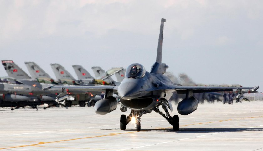 Истребители f 16