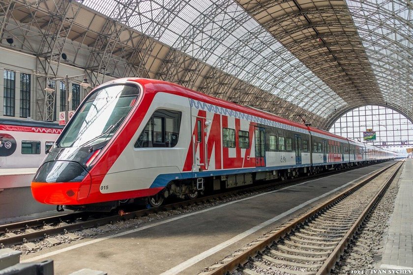 Электропоезд иволга