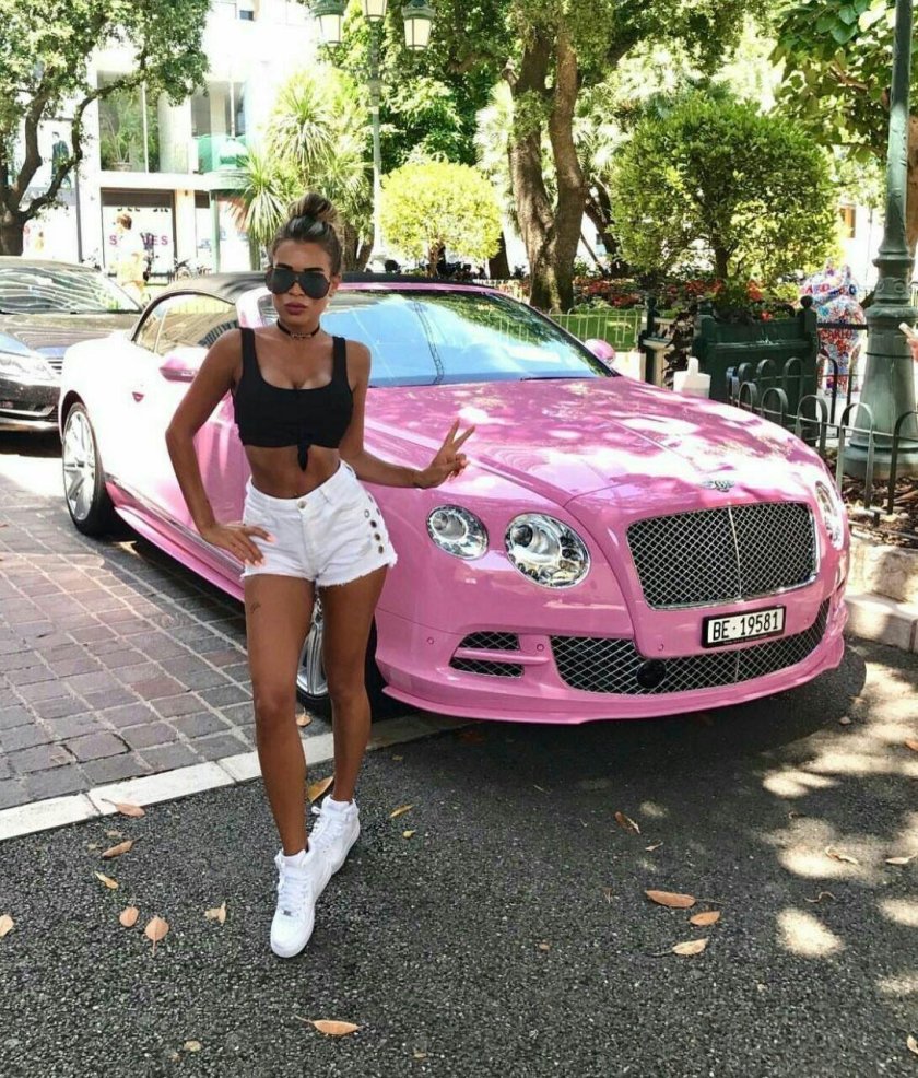 Розовый Бентли Пэрис Хилтон