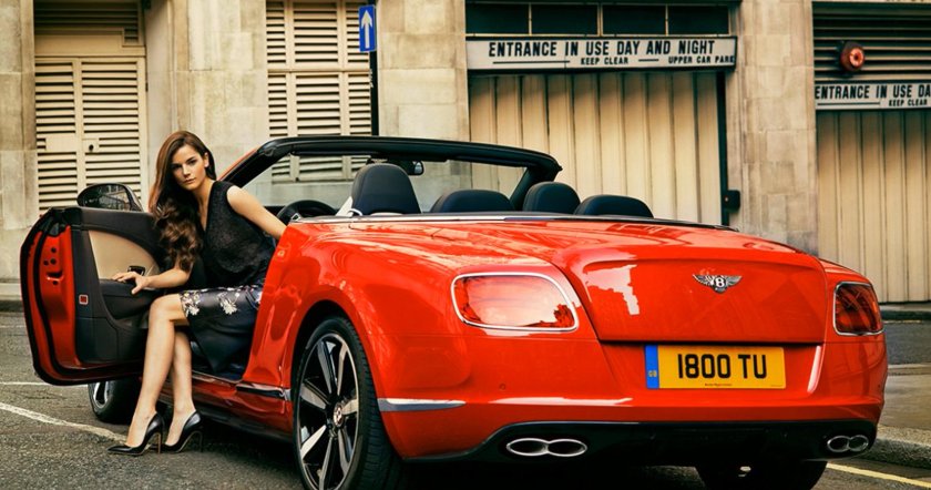 Девушка на Бентли