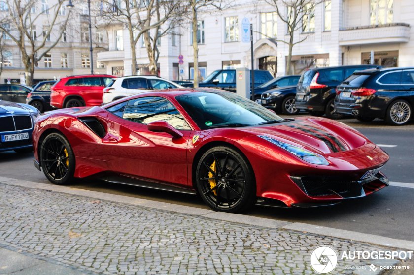 Феррари 488 писта