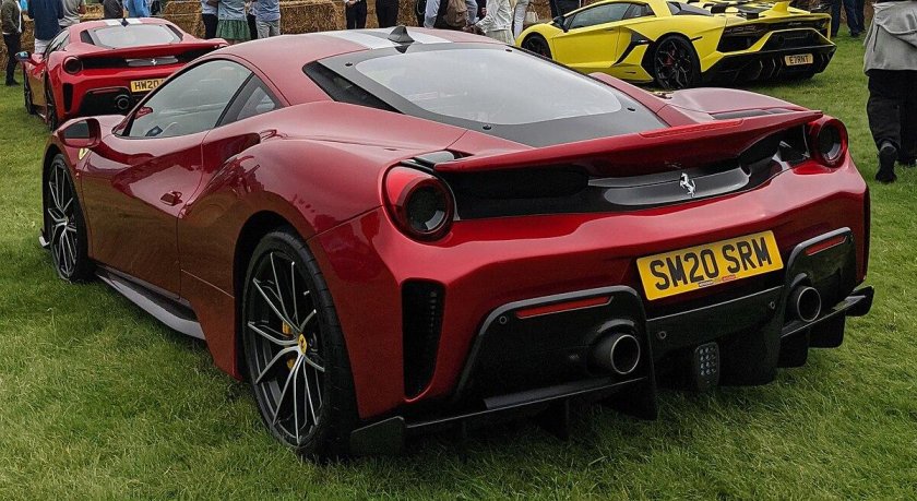 Феррари 488 писта