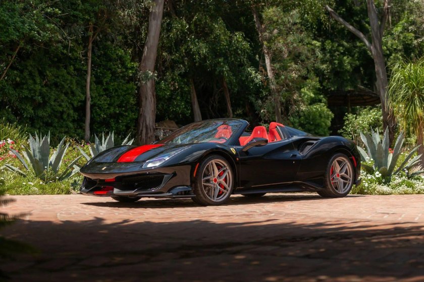 Феррари писта 488 Spider 2020