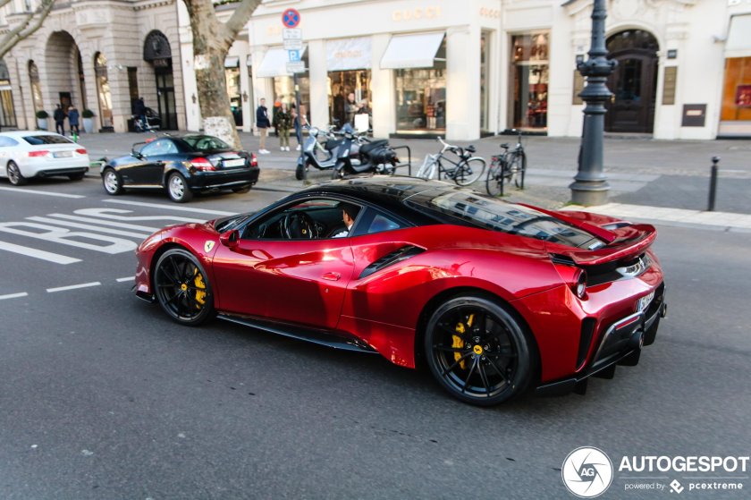 Феррари 488 писта