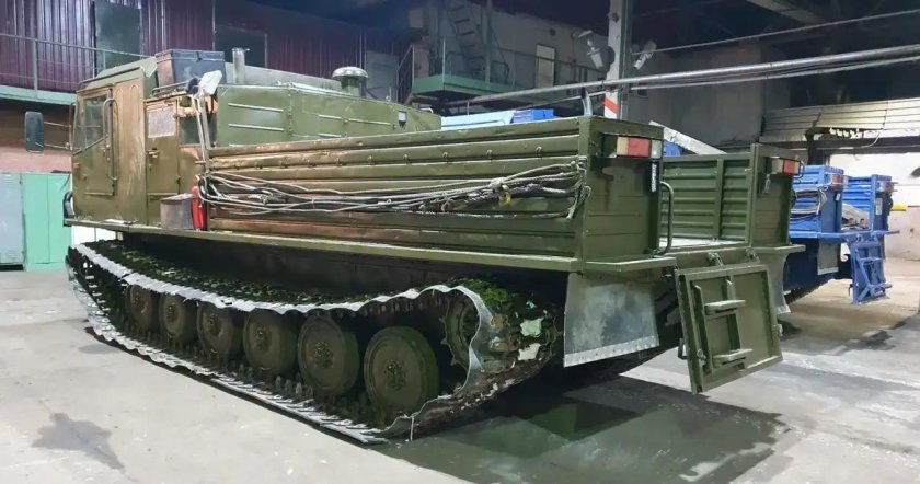 Гусеничный транспортёр тм120