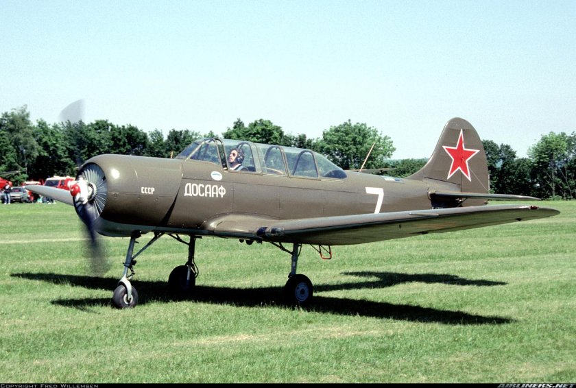 Самолет як 18а