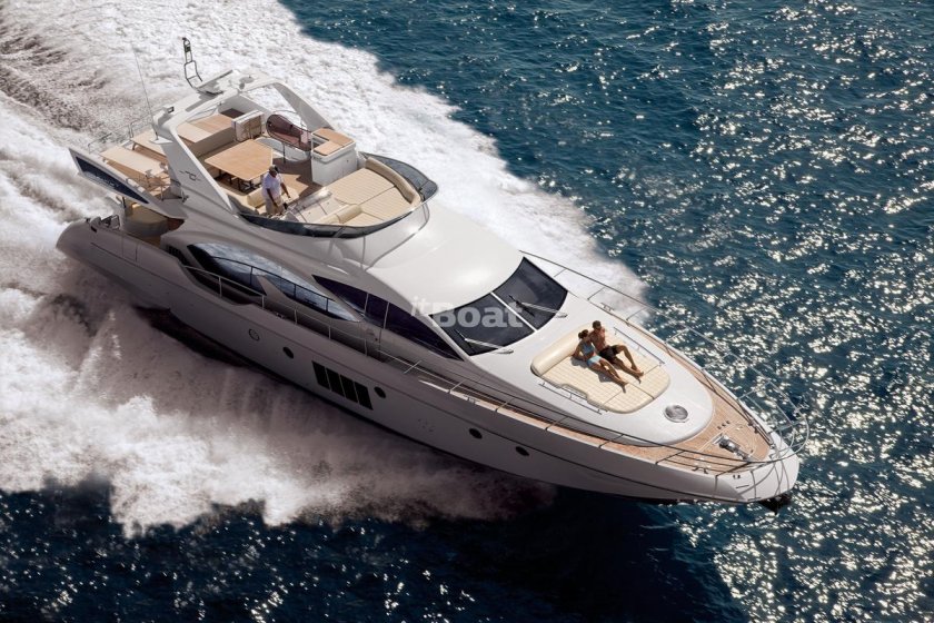 Яхта Азимут 70