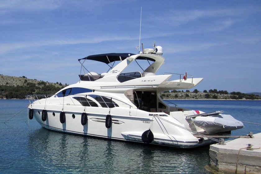 Azimut 50 яхта