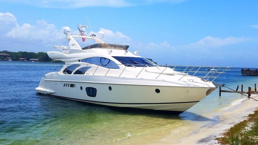 Azimut 55 яхта