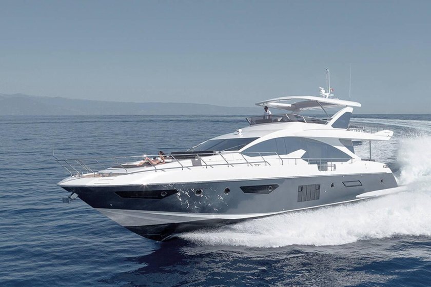 Яхта Азимут 20 метров