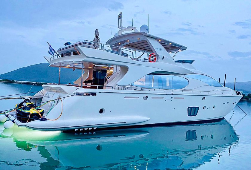 Моторная яхта azimut 98