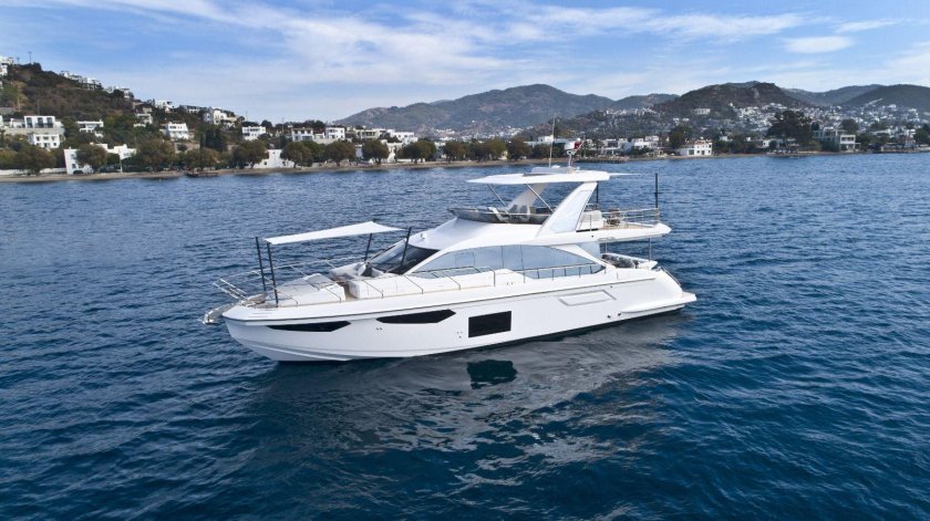 Катер Azimut 58