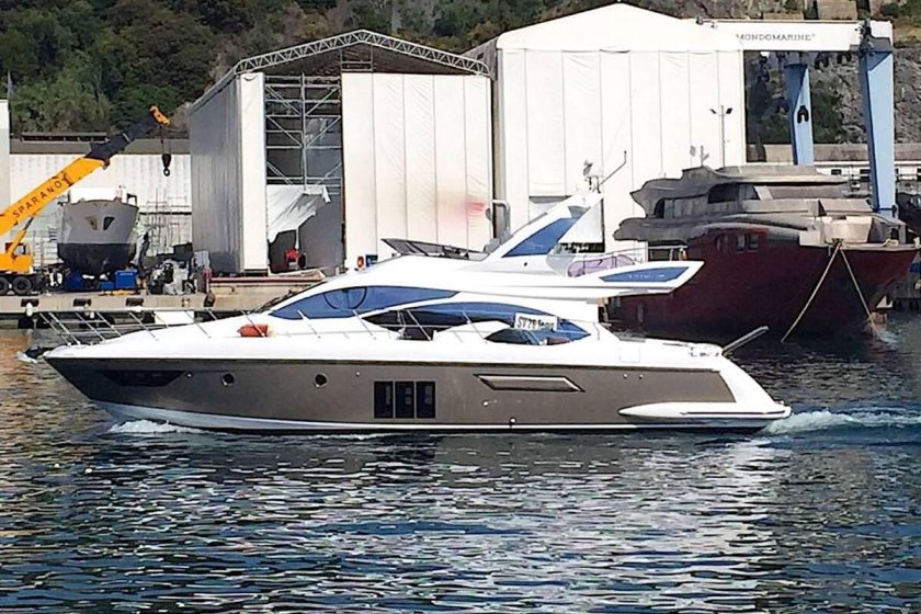 Азимут 68 яхта