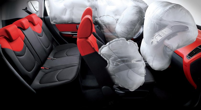 Подушка безопасности в машине