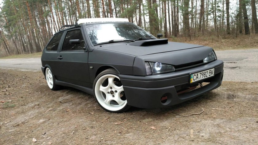 Тюнингованная Лада 2108