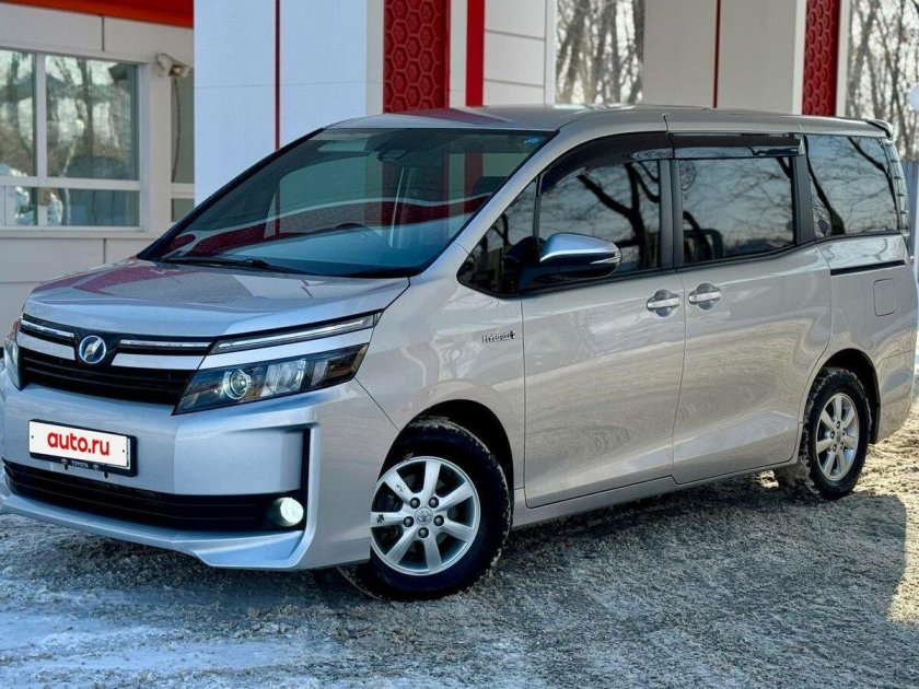 Toyota voxy iii