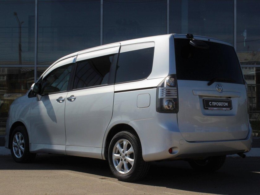 Toyota noah r70