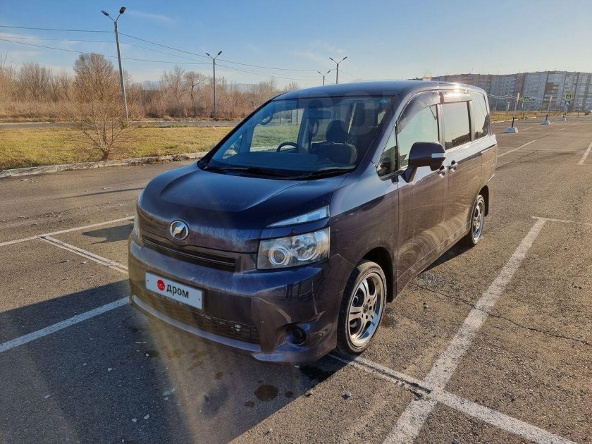 Toyota Voxy 2003 Silver