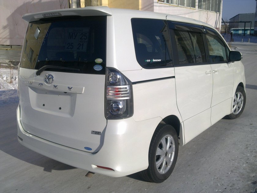 Toyota Voxy 2002