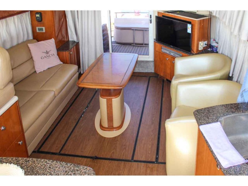 Моторная яхта galeon 440 fly