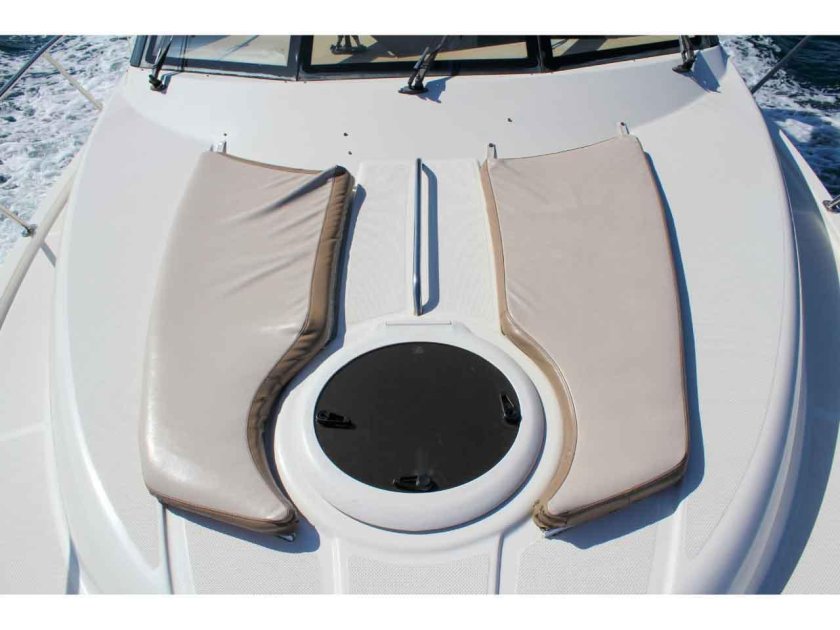 Парусник яхта