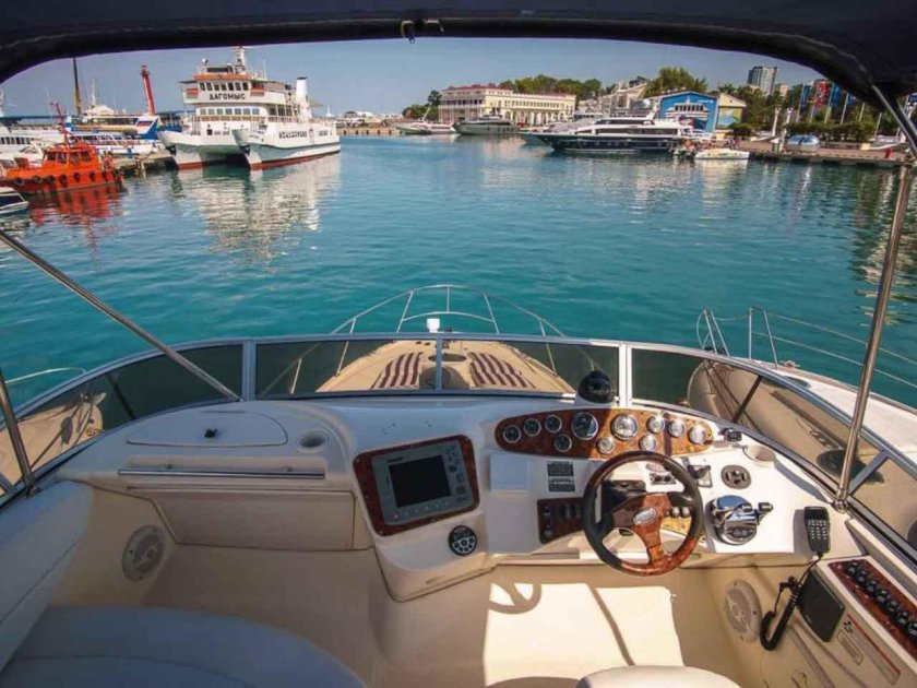 Meridian 341 яхта