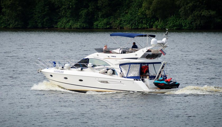 Galeon 440 Fly