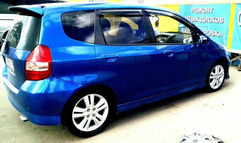 Honda Jazz r16