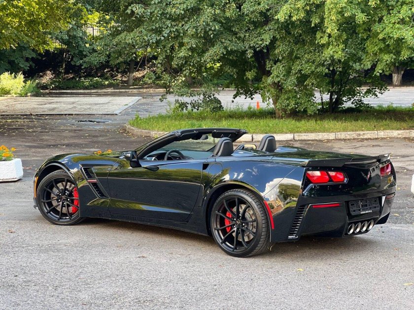 Шевроле Корвет 2018