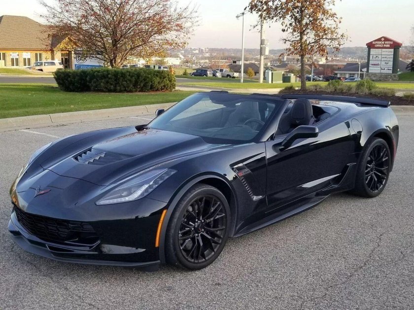 Chevrolet Corvette черный