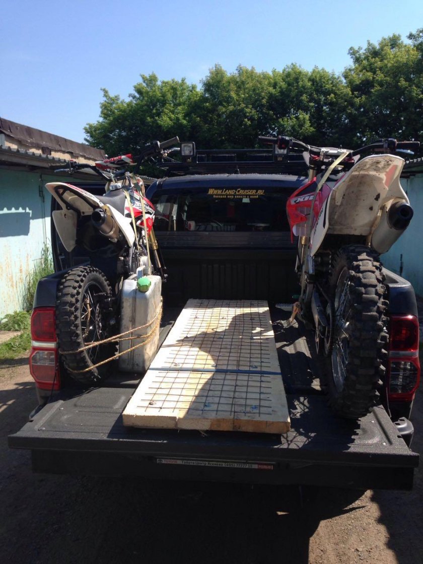 Мотоцикл в пикапе