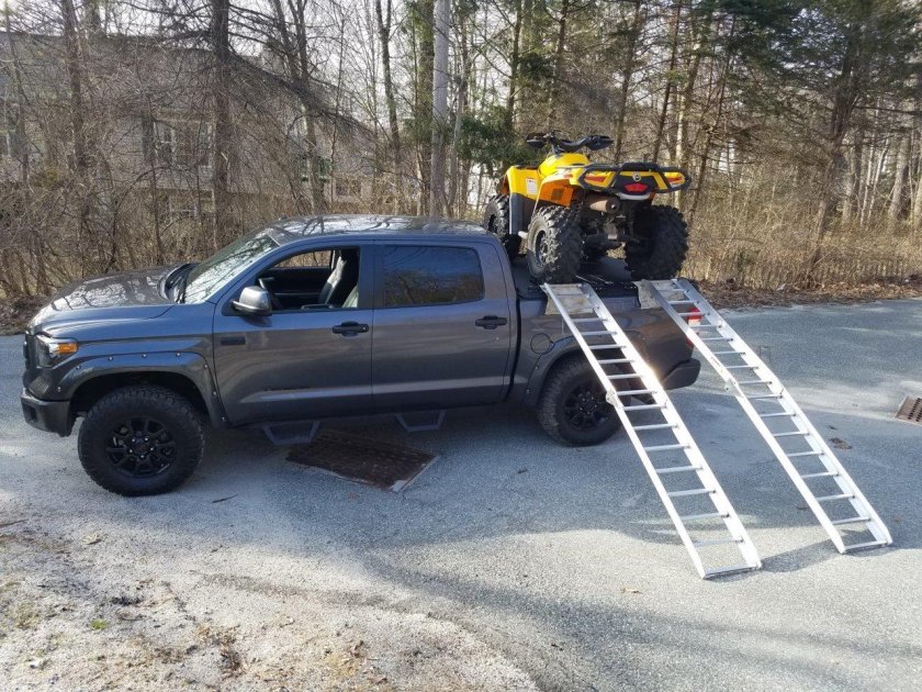 Toyota Tundra 2024 Pickup