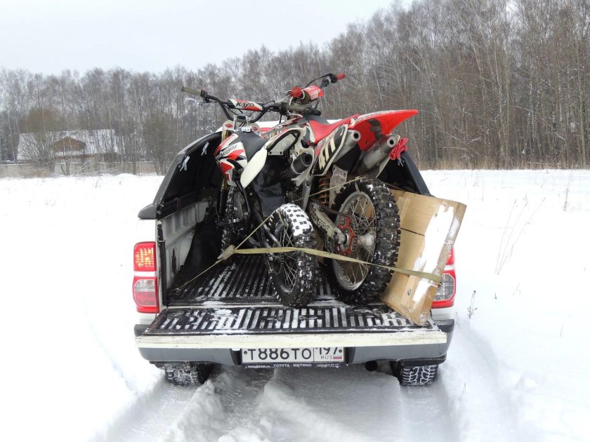 Крепление для мотоцикла в пикап