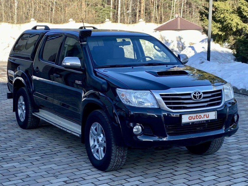 Тойота хайлюкс 2012 черный
